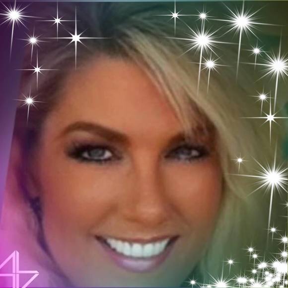 Meet your Posher, Tina - Picture 1 of 1